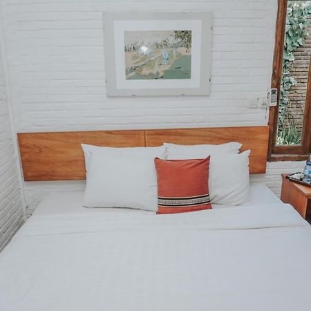 Cempaka Borobudur Guest House Magelang Esterno foto