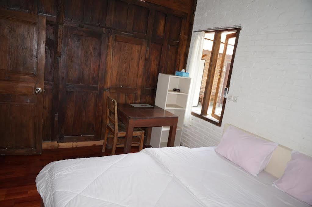 Cempaka Borobudur Guest House Magelang Esterno foto