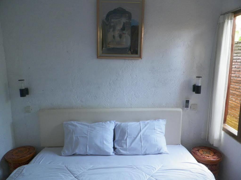 Cempaka Borobudur Guest House Magelang Esterno foto