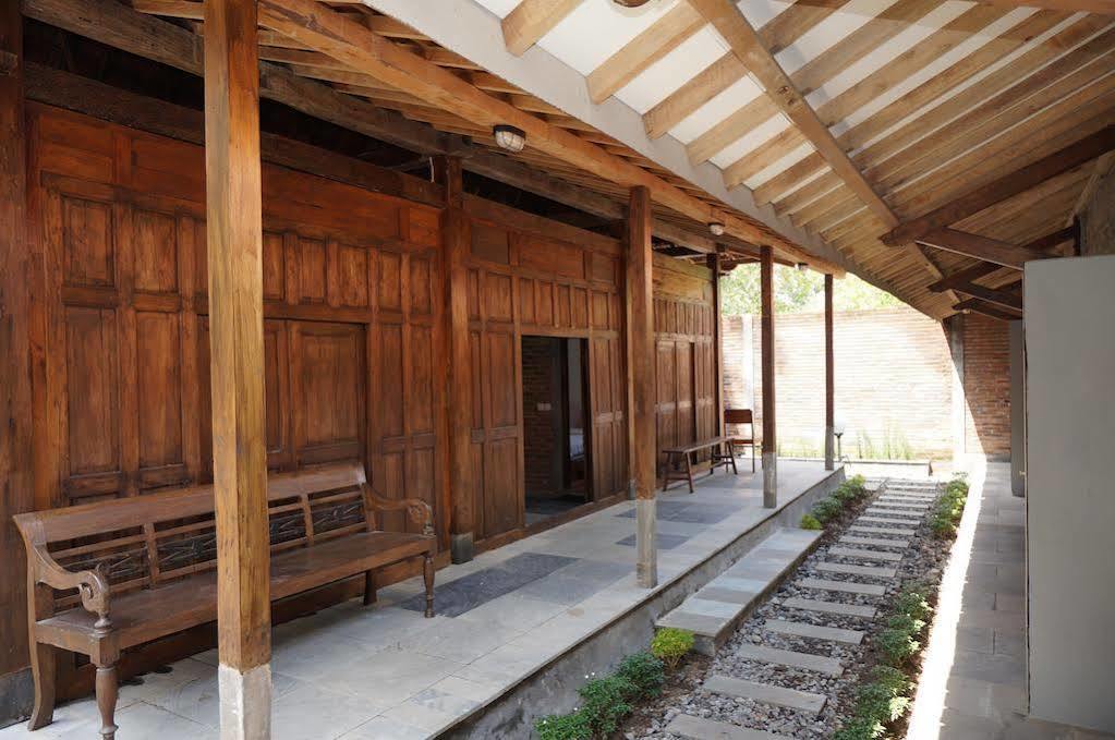 Cempaka Borobudur Guest House Magelang Esterno foto