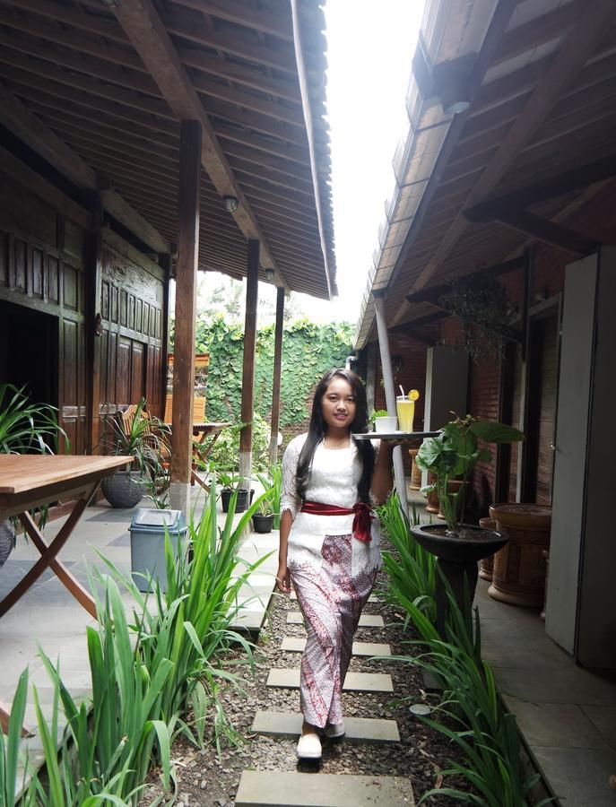 Cempaka Borobudur Guest House Magelang Esterno foto