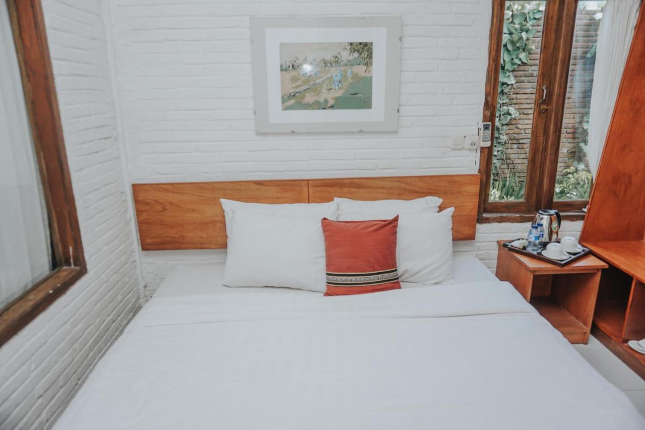 Cempaka Borobudur Guest House Magelang Esterno foto