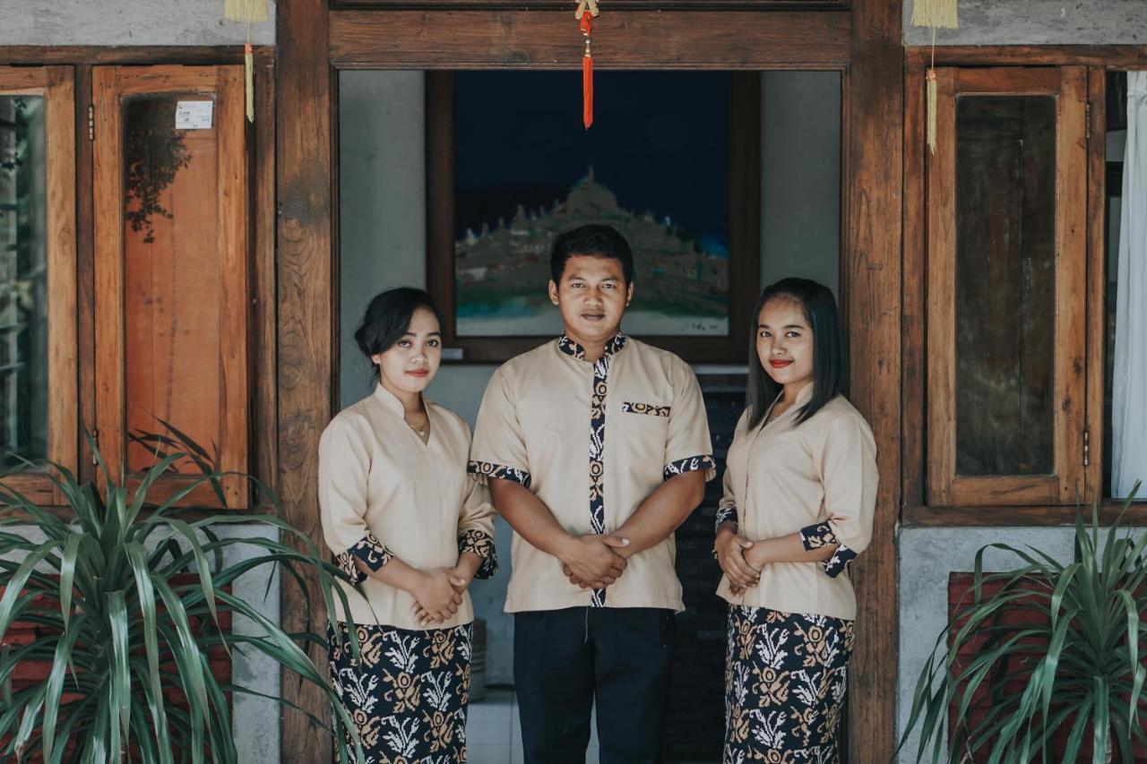 Cempaka Borobudur Guest House Magelang Esterno foto
