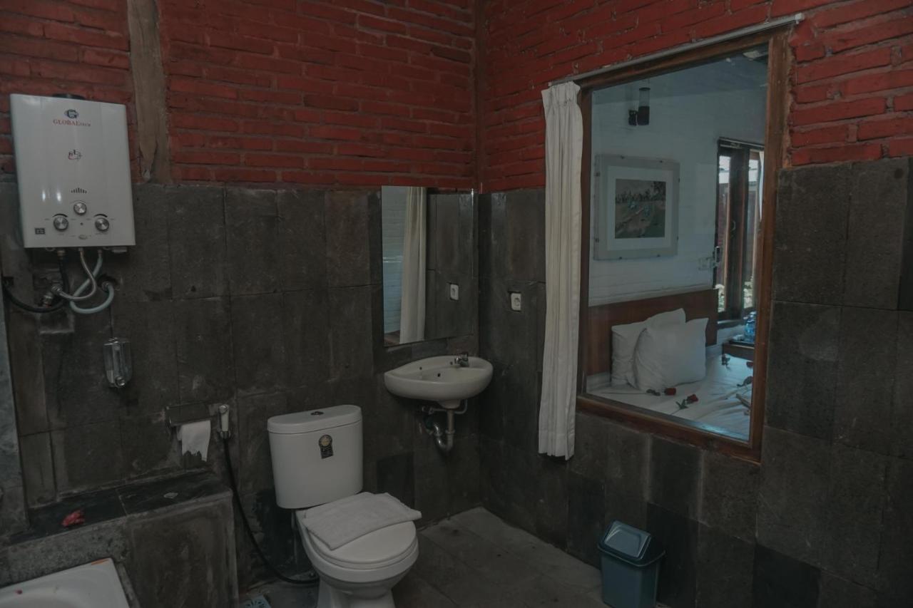 Cempaka Borobudur Guest House Magelang Esterno foto